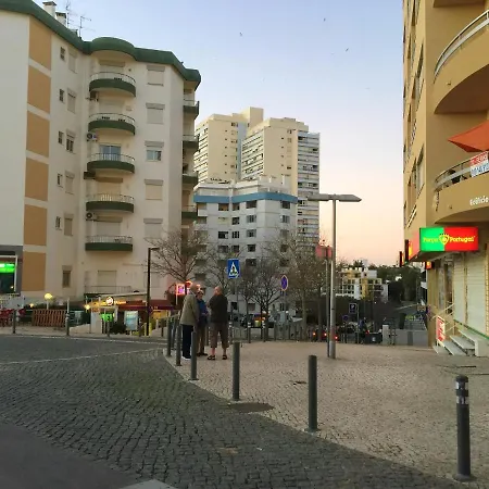 With 2 Bedrooms In Praia Da Rocha With Furnished Terrace And Wifi 100 M From The Beach