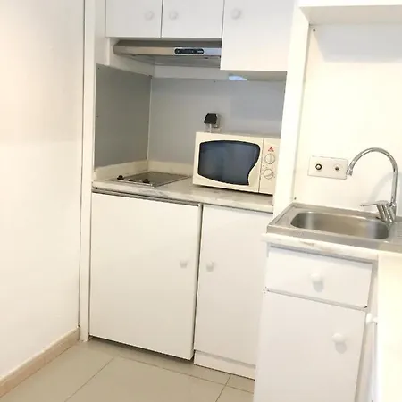 With 2 Bedrooms In Praia Da Rocha With Furnished Terrace And Wifi 100 M From The Beach * Portimão