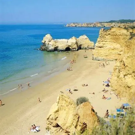 With 2 Bedrooms In Praia Da Rocha With Furnished Terrace And Wifi 100 M From The Beach Apartment Portimão