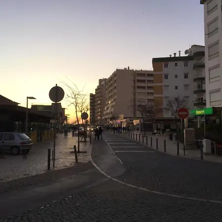 With 2 Bedrooms In Praia Da Rocha With Furnished Terrace And Wifi 100 M From The Beach *