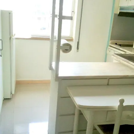 With 2 Bedrooms In Praia Da Rocha With Furnished Terrace And Wifi 100 M From The Beach