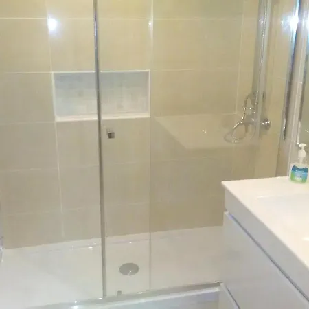 With 2 Bedrooms In Praia Da Rocha With Furnished Terrace And Wifi 100 M From The Beach Apartment *